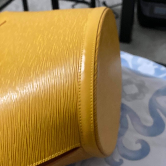 Louis Vuitton Saint Jacques Handbag Epi Leather GM - Picture 2 of 6